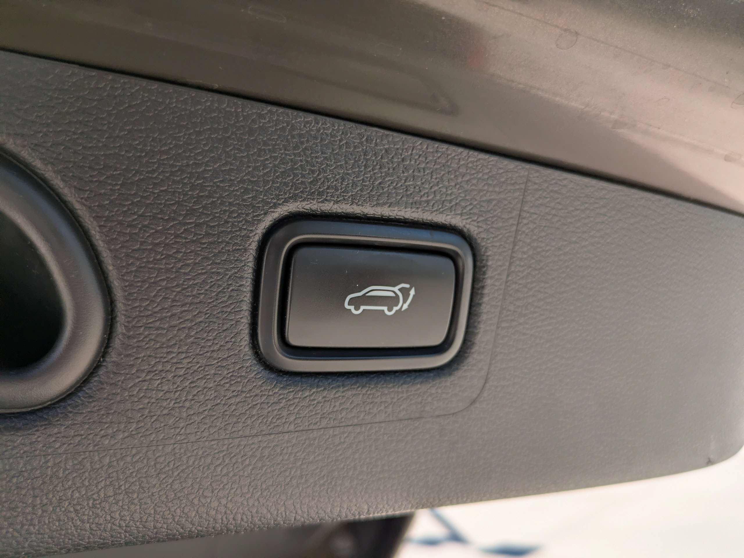 Used 2019 Hyundai Tucson Ultimate w/ Cargo Package FWD image 12