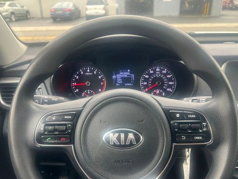 Used 2018 Kia Optima LX w/ 17" Alloy Wheels Package FWD image 18