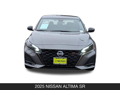 Used 2025 Nissan Altima 2.5 SR FWD image 4