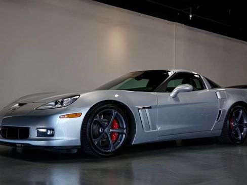 Used 2012 Chevrolet Corvette Grand Sport w/ 3LT Preferred Equipment Group RWD image 3