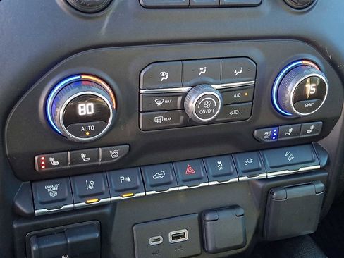 Used 2020 Chevrolet Silverado 2500 High Country w/ Z71 Off-Road Package image 16