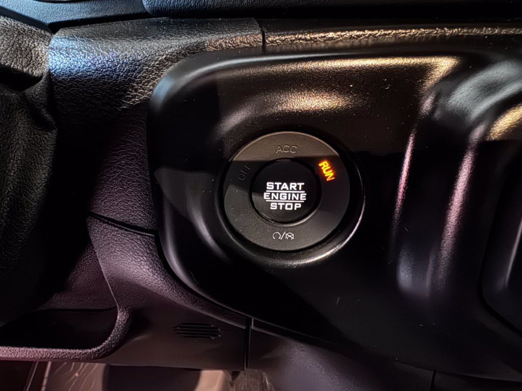 Used 2020 Jeep Wrangler Unlimited Sahara AWD/4WD image 20