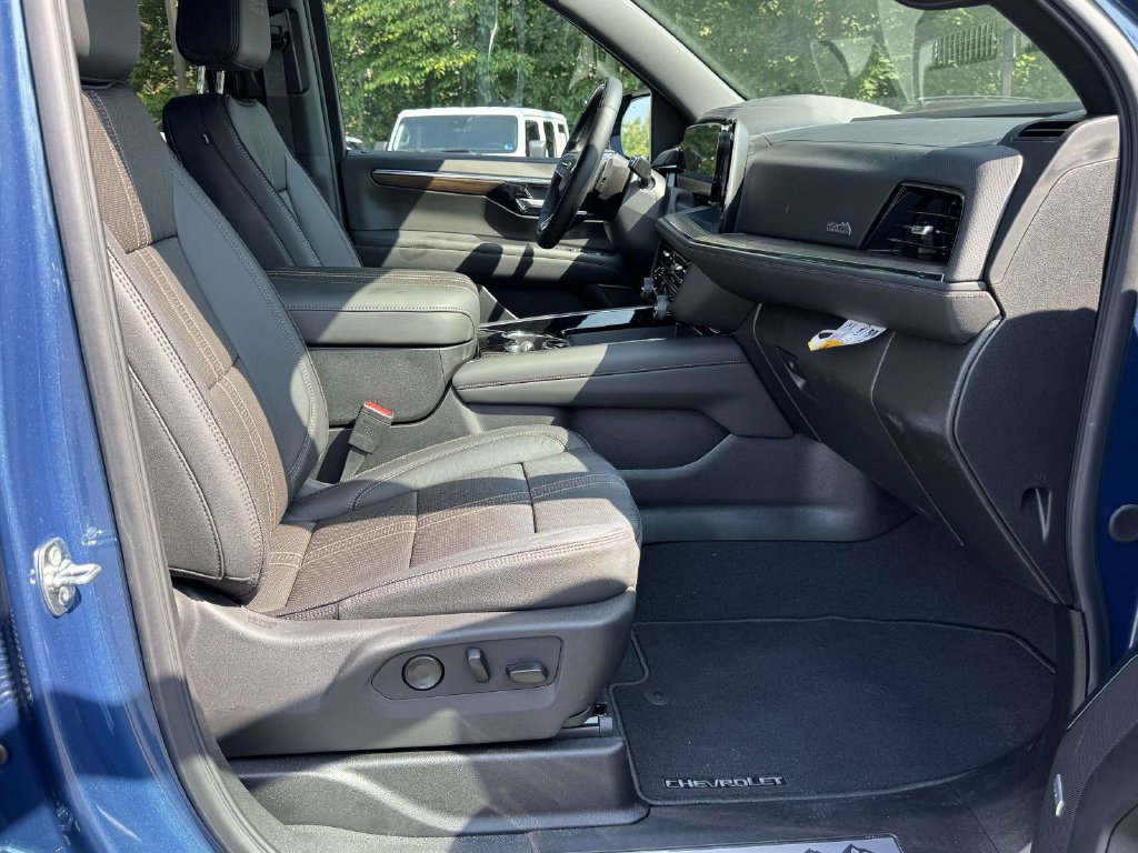 New 2026 Chevrolet Tahoe High Country AWD/4WD image 13