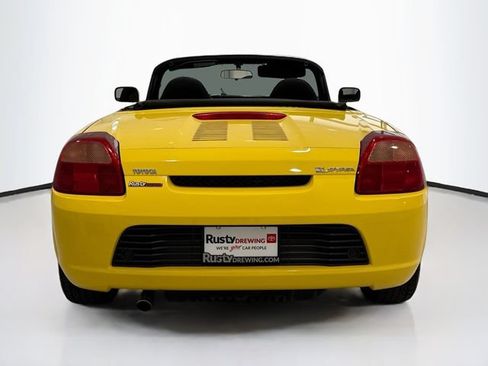 Used 2001 Toyota MR2 RWD image 6