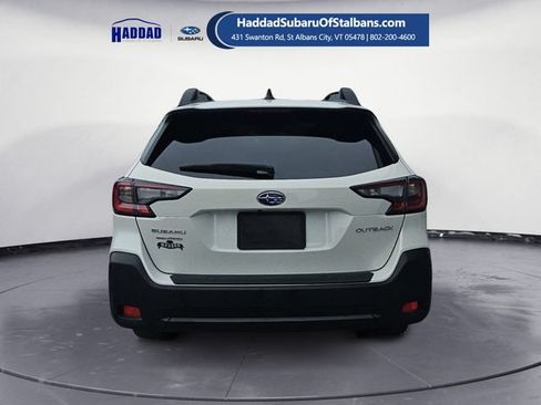 Used 2025 Subaru Outback Premium AWD/4WD image 4