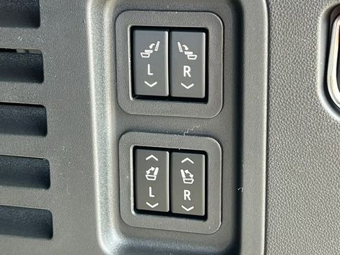 New 2026 Chevrolet Traverse RS AWD/4WD image 43