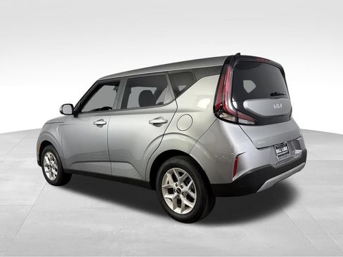 Used 2025 Kia Soul LX w/ LX Technology Package FWD image 8