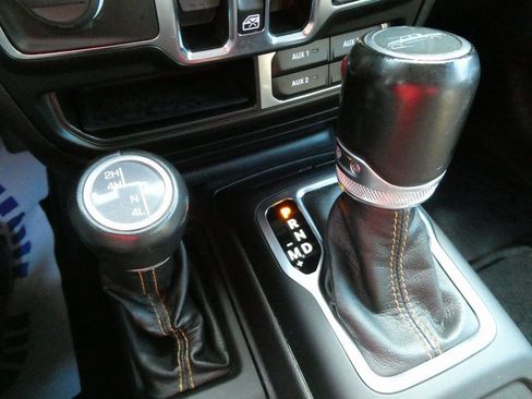 Used 2022 Jeep Gladiator Overland image 26