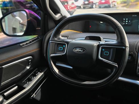 Used 2025 Ford Expedition Tremor AWD/4WD image 33