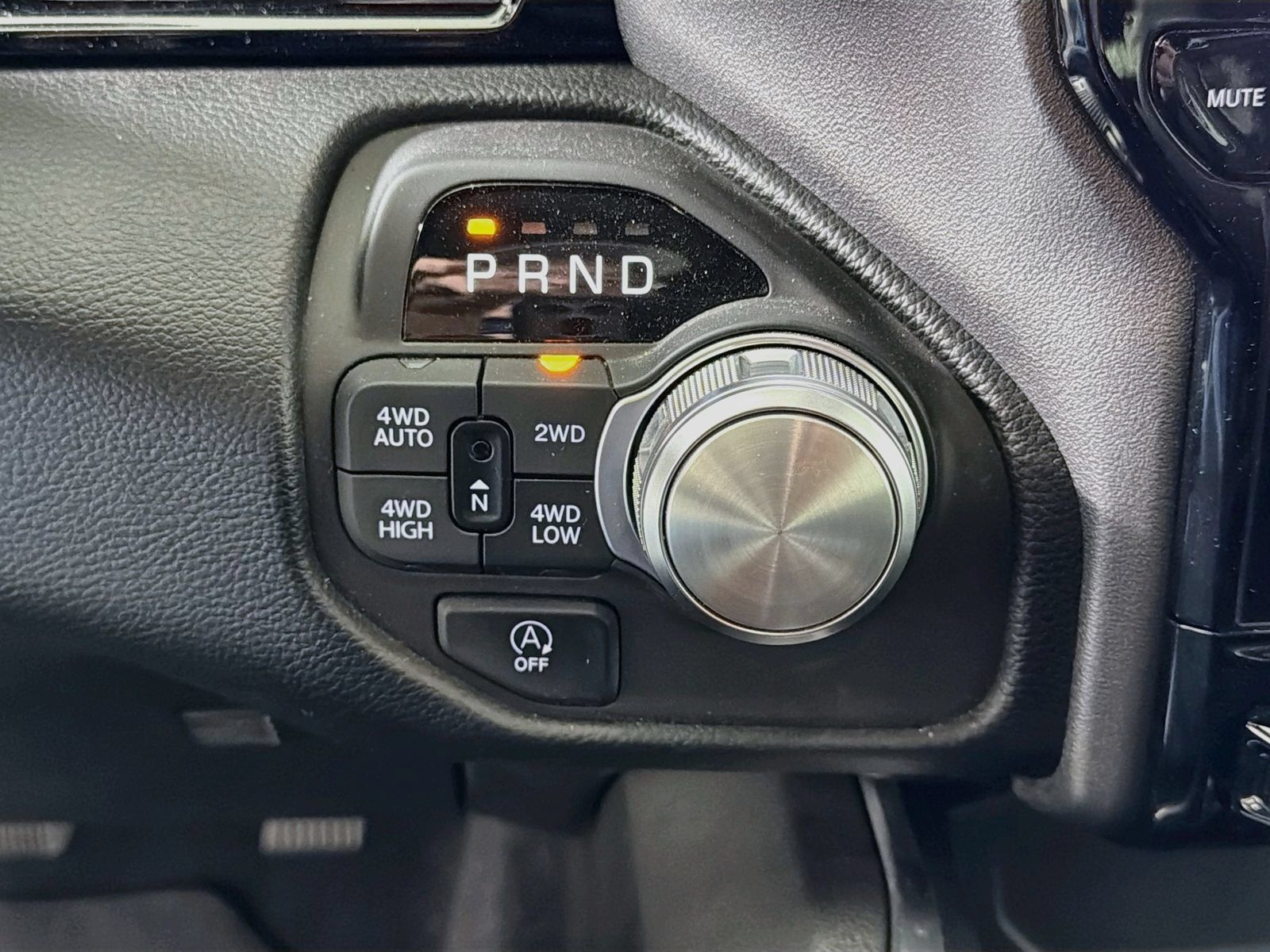 Used 2025 RAM 1500 Laramie w/ Advanced Safety Group II AWD/4WD image 19