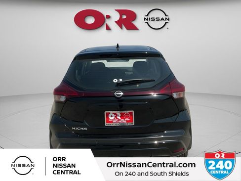 New 2025 Nissan Kicks Play S image 6
