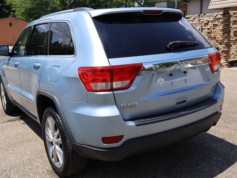 Used 2012 Jeep Grand Cherokee Laredo AWD/4WD image 6
