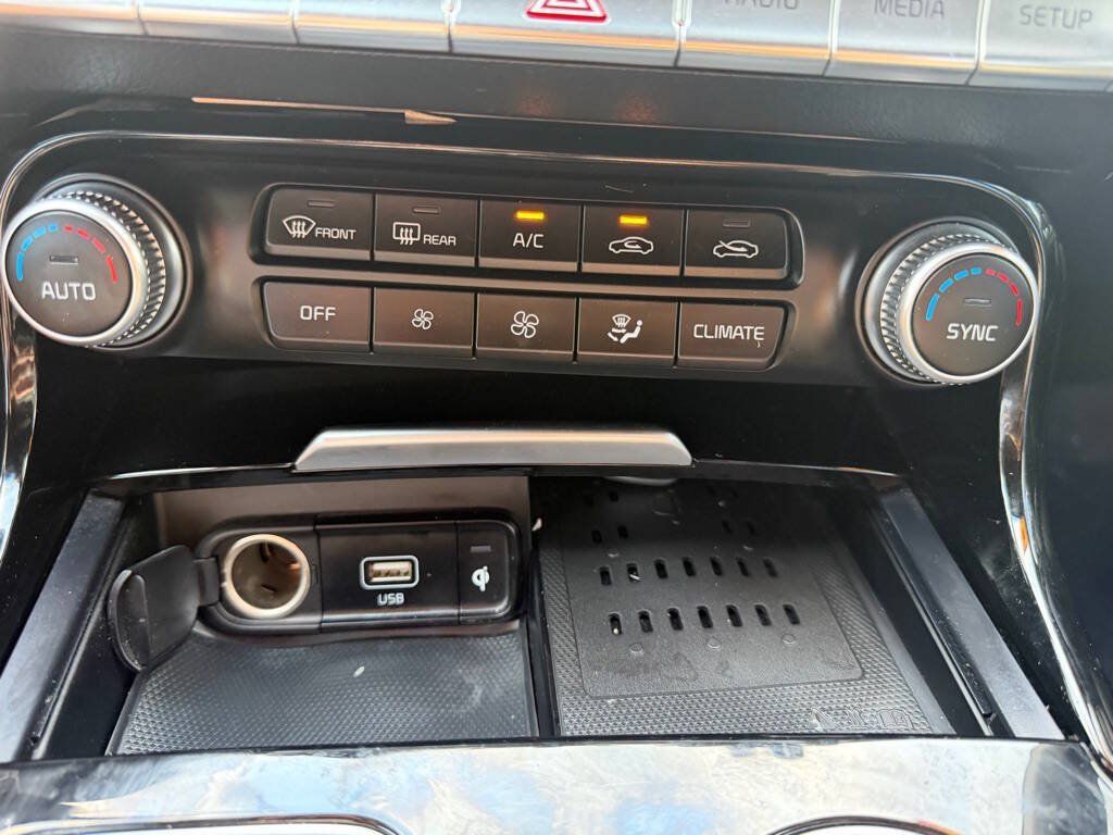 Used 2022 Kia Stinger GT-Line w/ Sun & Sound Package RWD image 19