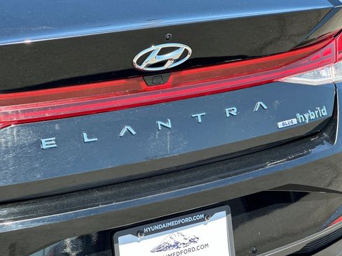 Certified 2023 Hyundai Elantra Blue FWD image 25
