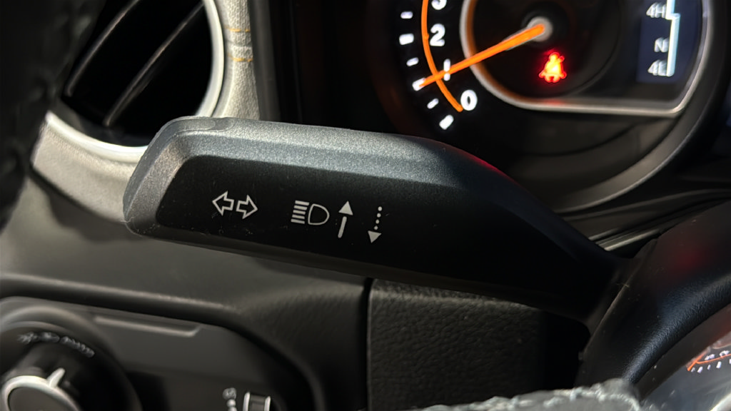 Used 2025 Jeep Wrangler Unlimited Sahara AWD/4WD image 33