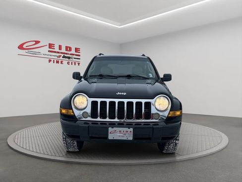 Used 2005 Jeep Liberty Limited image 10