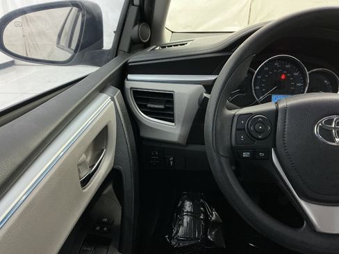 Used 2016 Toyota Corolla FWD image 32
