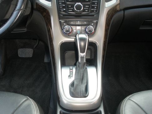Used 2012 Buick Verano Leather FWD image 29