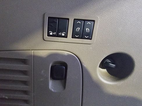 Used 2015 GMC Yukon SLT w/ HD Trailering Package image 27