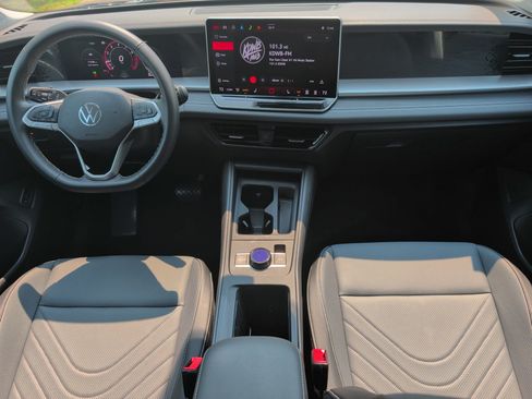 Certified 2025 Volkswagen Tiguan SE AWD/4WD image 10