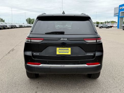 Used 2023 Jeep Grand Cherokee Laredo AWD/4WD image 7
