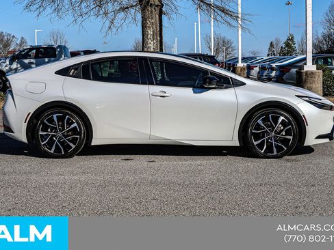 Used 2024 Toyota Prius Prime Premium w/ Advanced Technology Package image 11