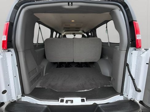 Used 2025 Chevrolet Express 3500 LT w/ LT Preferred Equipment Group RWD image 26