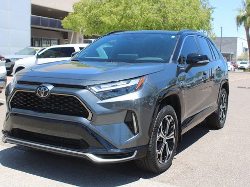 Used 2025 Toyota RAV4 XSE AWD/4WD image 12