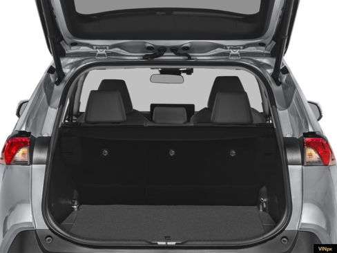 Used 2024 Toyota RAV4 XLE w/ Convenience Package image 9