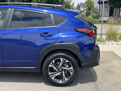 Used 2025 Subaru Crosstrek 2.5i Premium AWD/4WD image 4