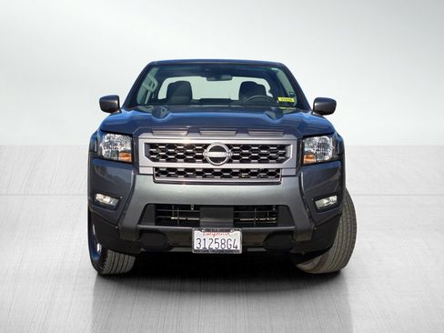 Used 2025 Nissan Frontier SV w/ SV Convenience Package RWD image 2