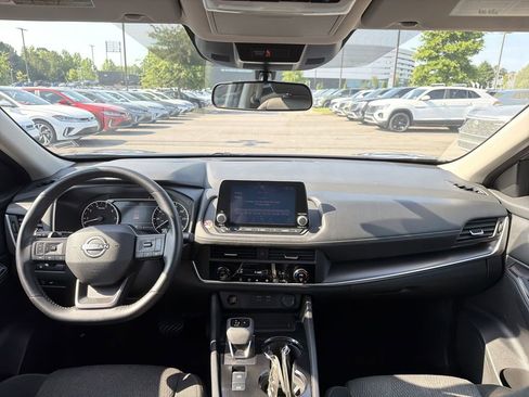 Used 2025 Nissan Rogue SV FWD image 20