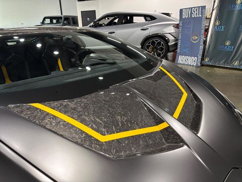 Used 2018 Lamborghini Huracan AWD/4WD image 14