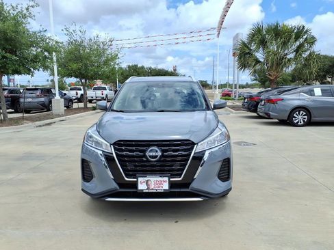 Used 2023 Nissan Kicks SV image 8