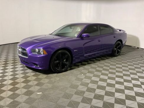 Used 2014 Dodge Charger R/T w/ Wheels & Tunes Group RWD image 12