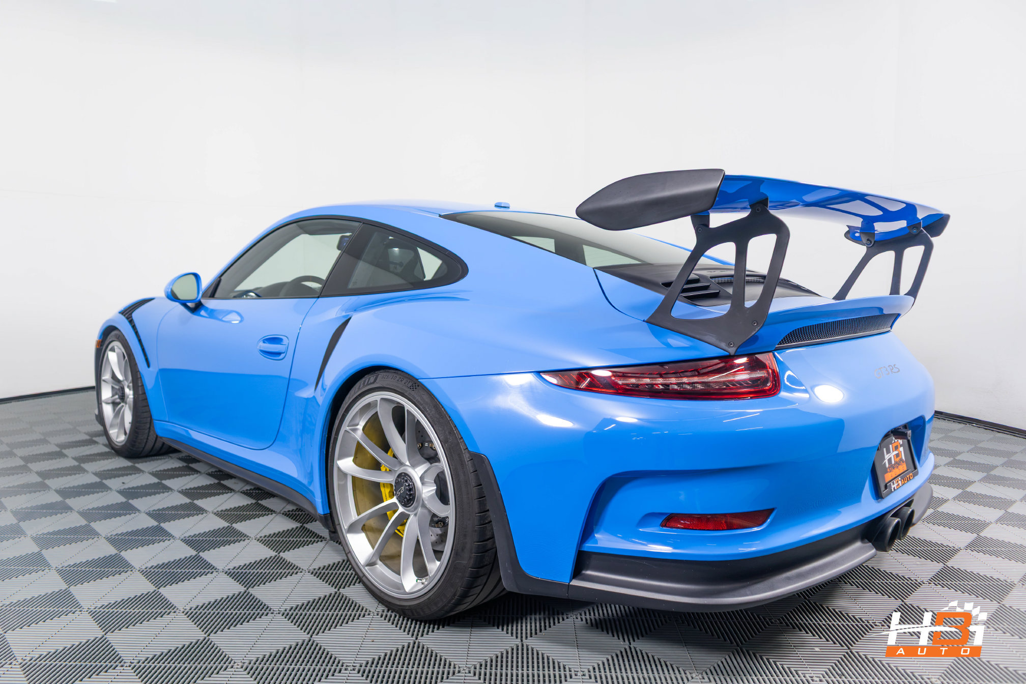 Used 2016 Porsche 911 GT3 RS RWD image 7