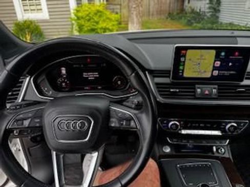 Used 2019 Audi Q5 Premium AWD/4WD image 8