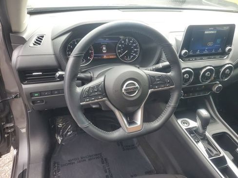 Used 2022 Nissan Sentra SV FWD image 15