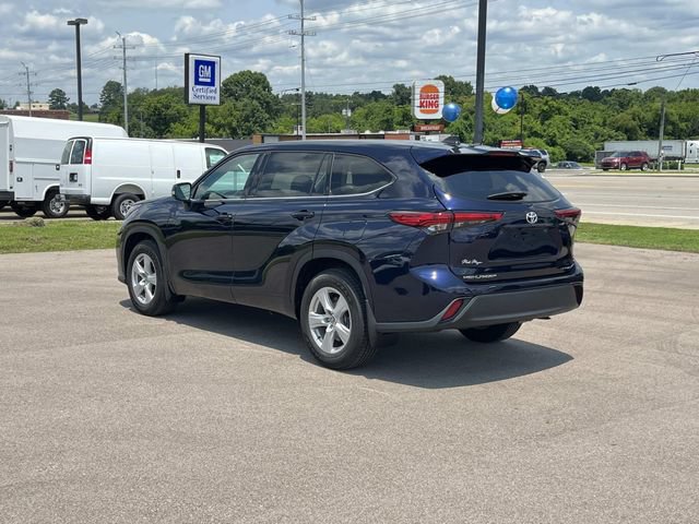 Used 2022 Toyota Highlander LE AWD/4WD image 8