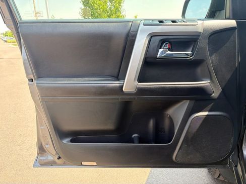 Used 2018 Toyota 4Runner SR5 AWD/4WD image 23