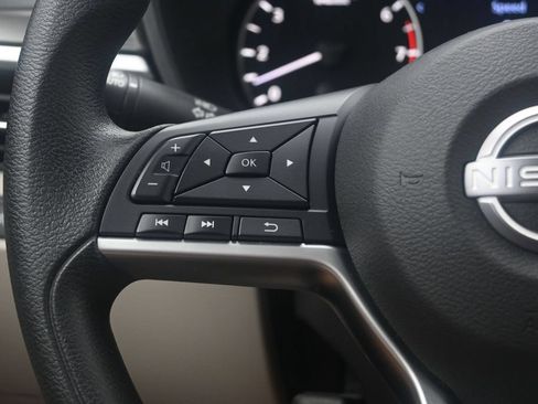 Used 2025 Nissan Altima 2.5 SV FWD image 23