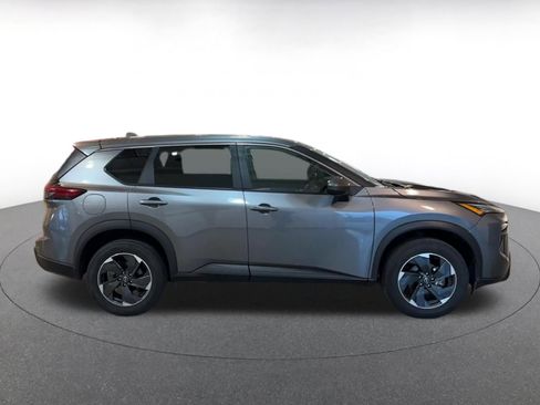 Used 2025 Nissan Rogue SV AWD/4WD image 16