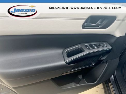 Used 2024 Nissan Pathfinder SV FWD image 21