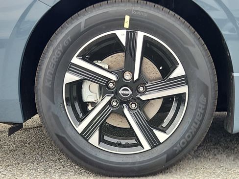 New 2025 Nissan Sentra SV image 6