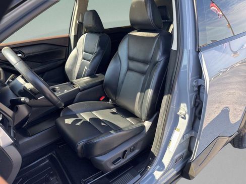 Used 2023 Nissan Rogue SV w/ SV Premium B Package image 11