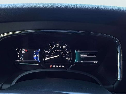 Used 2017 Lincoln Navigator Select AWD/4WD image 12