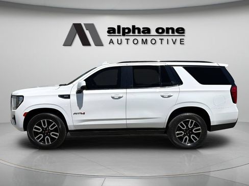 Used 2023 GMC Yukon AT4 w/ AT4 Premium Package AWD/4WD image 8