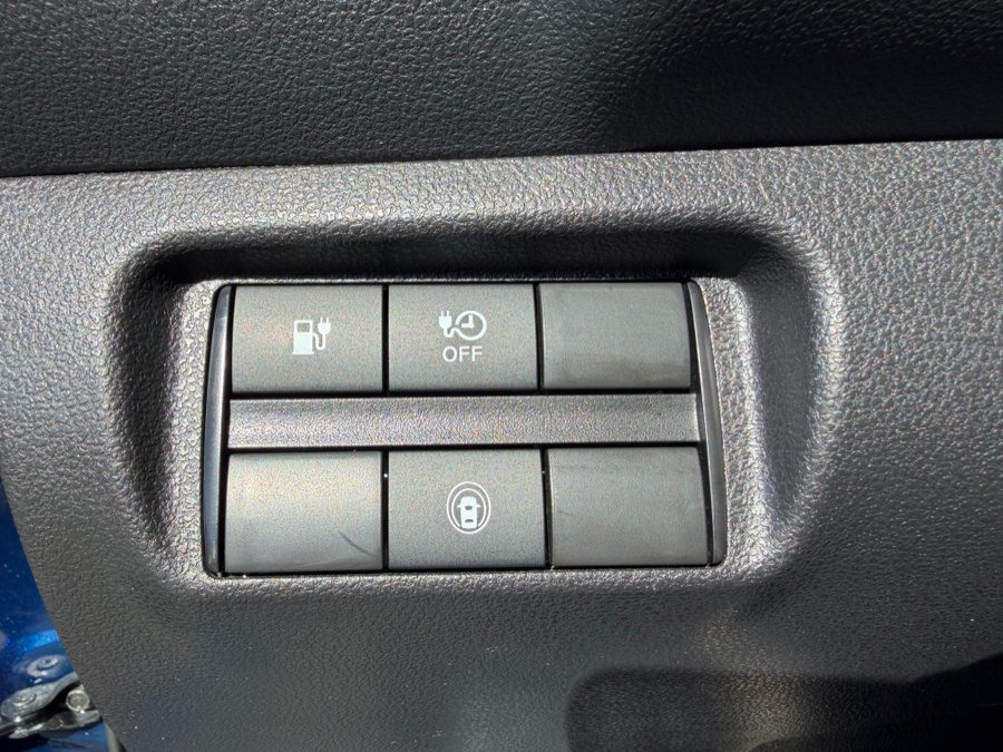 Used 2025 Nissan Leaf S FWD image 16