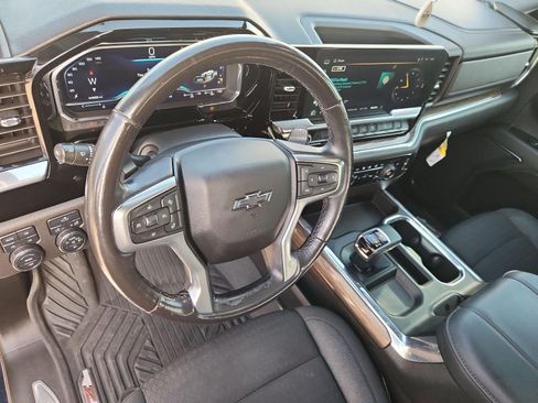 Used 2023 Chevrolet Silverado 1500 LT Trail Boss w/ LPO, Dark Essentials Package AWD/4WD image 10