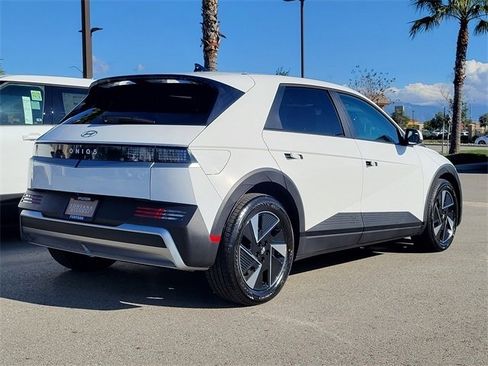 New 2026 Hyundai Ioniq 5 SE image 2